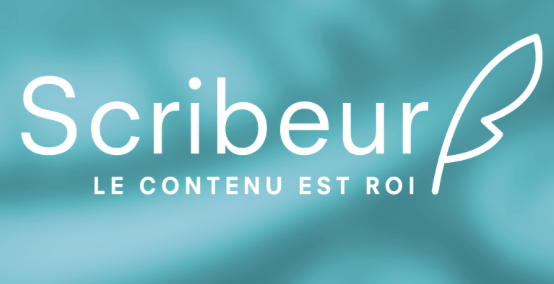 Logo officiel de la plateforme Scribeur sur fond bleu avec le slogan « Le contenu est roi », représentant l’image de marque du service dédié à la rédaction de contenus web.